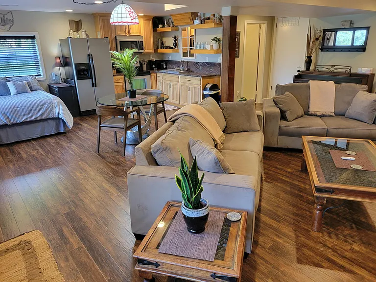 2179 Hicks Ave NE #A — Photo 2