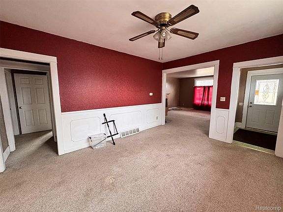 3rd image of 101 Prospect St