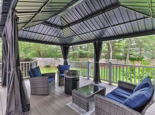 195 Knotty Pine Ln, Barnstable, MA 02630