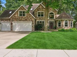 1405 Stonecreek Ct, Saint Joseph, MI 49085