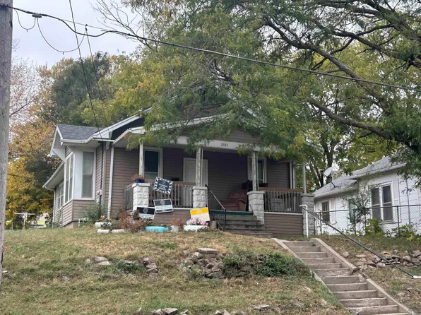 2021 Howard St, Sioux City, IA 51104