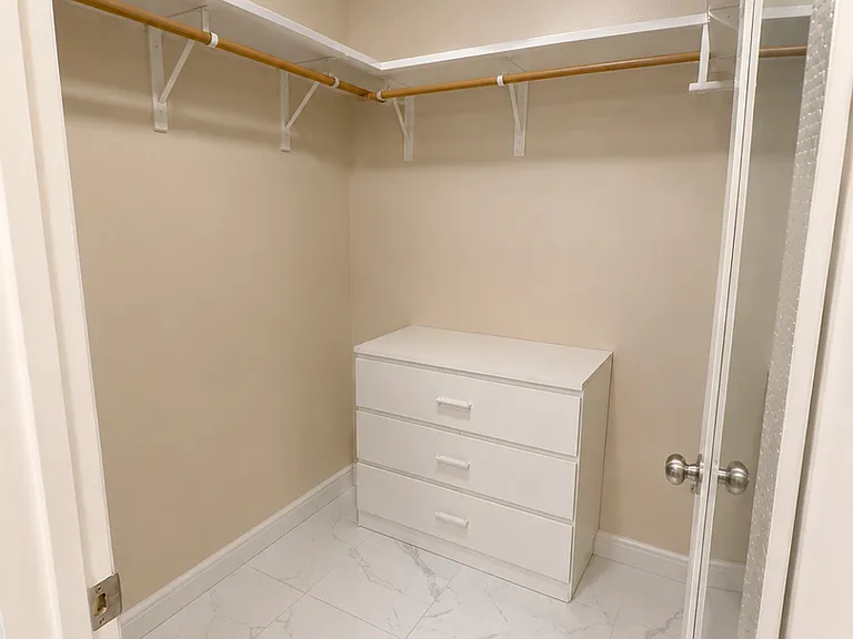 693 Kensington Cir — Photo 10