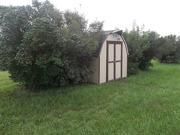 3rd image of 2709 Deer Blvd
