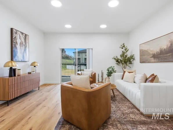 7481 W Swain Ln, Garden City, ID 83714