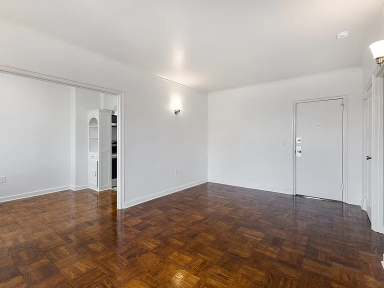 Marleigh Apartments — Photo 47