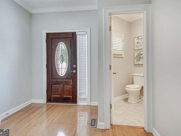 4th image of 10 Elan Ct