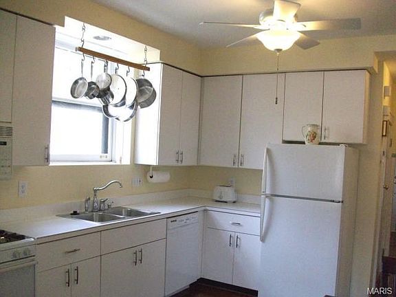4th image of 4617 Magnolia Ave