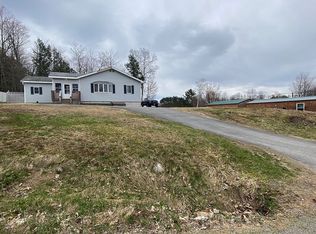 40 Horseshoe Rd, Medway, ME 04460