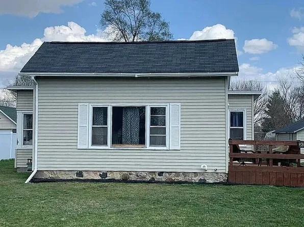 54115 Wilbur Rd, Three Rivers, MI 49093