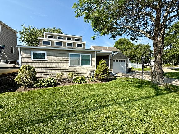 3rd image of 64 S Bay Dr