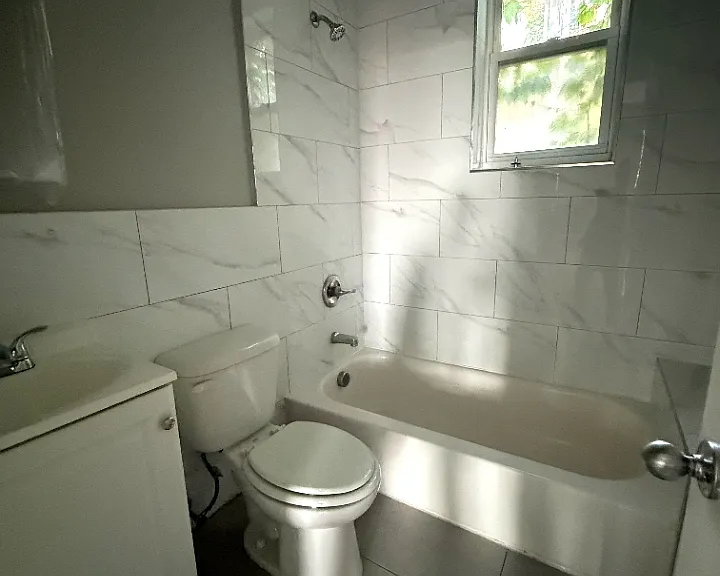 698 Chancellor Ave #201A — Photo 5