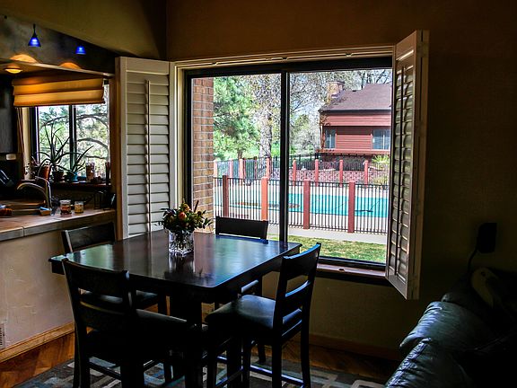 Dining - with view of pool