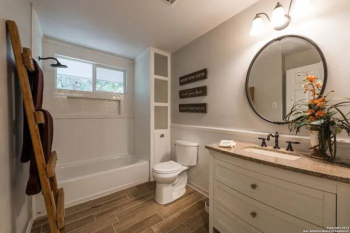 305 Riverside Dr — Photo 11
