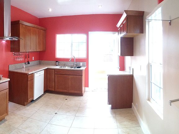 4th image of 5015 S Budlong Ave