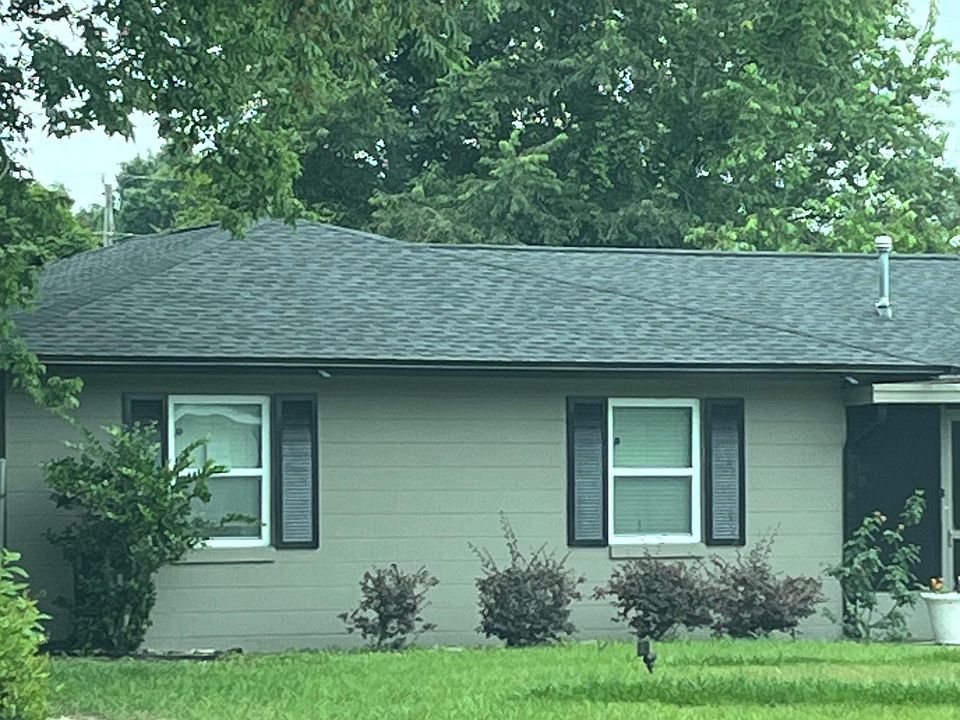 2nd image of 2101 SW 153rd Loop
