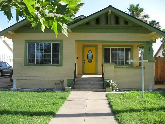 545 W Main St photo 1