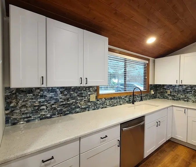 175 SW The Pines Dr — Photo 3