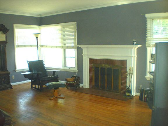 3rd image of 2344 Lexington Dr
