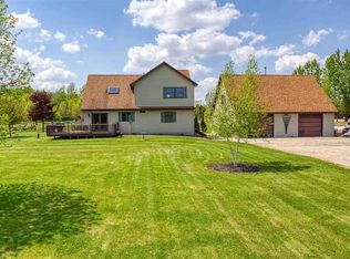 5075 Petrack Ln, Omro, WI 54963