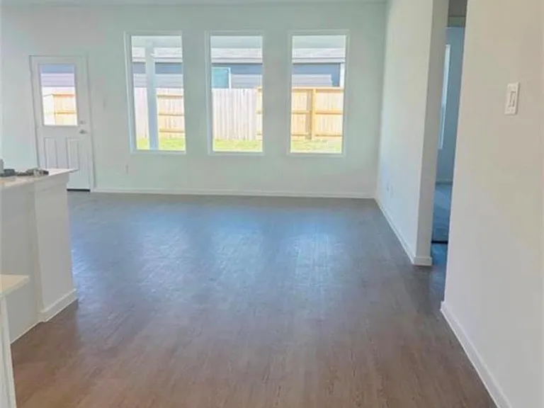 226 Draper Shadows Dr — Photo 11