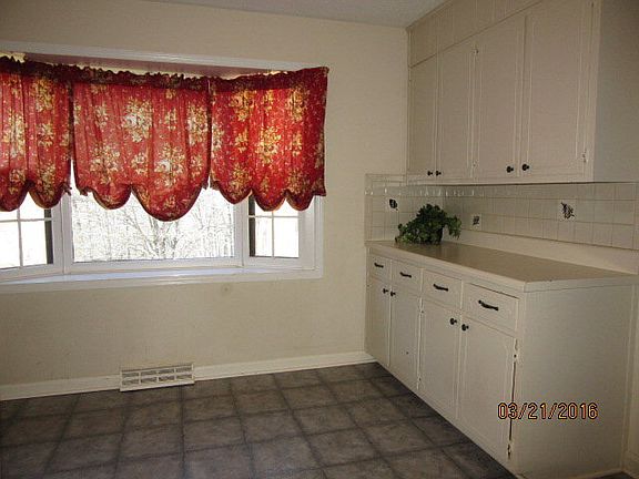 5th image of 568 Ferndale Dr