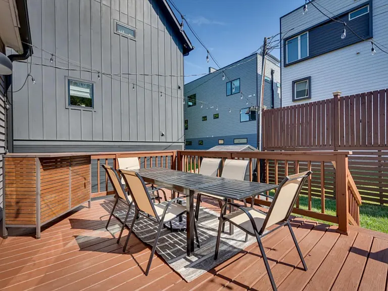 1104 Greenleaf Ave — Photo 23