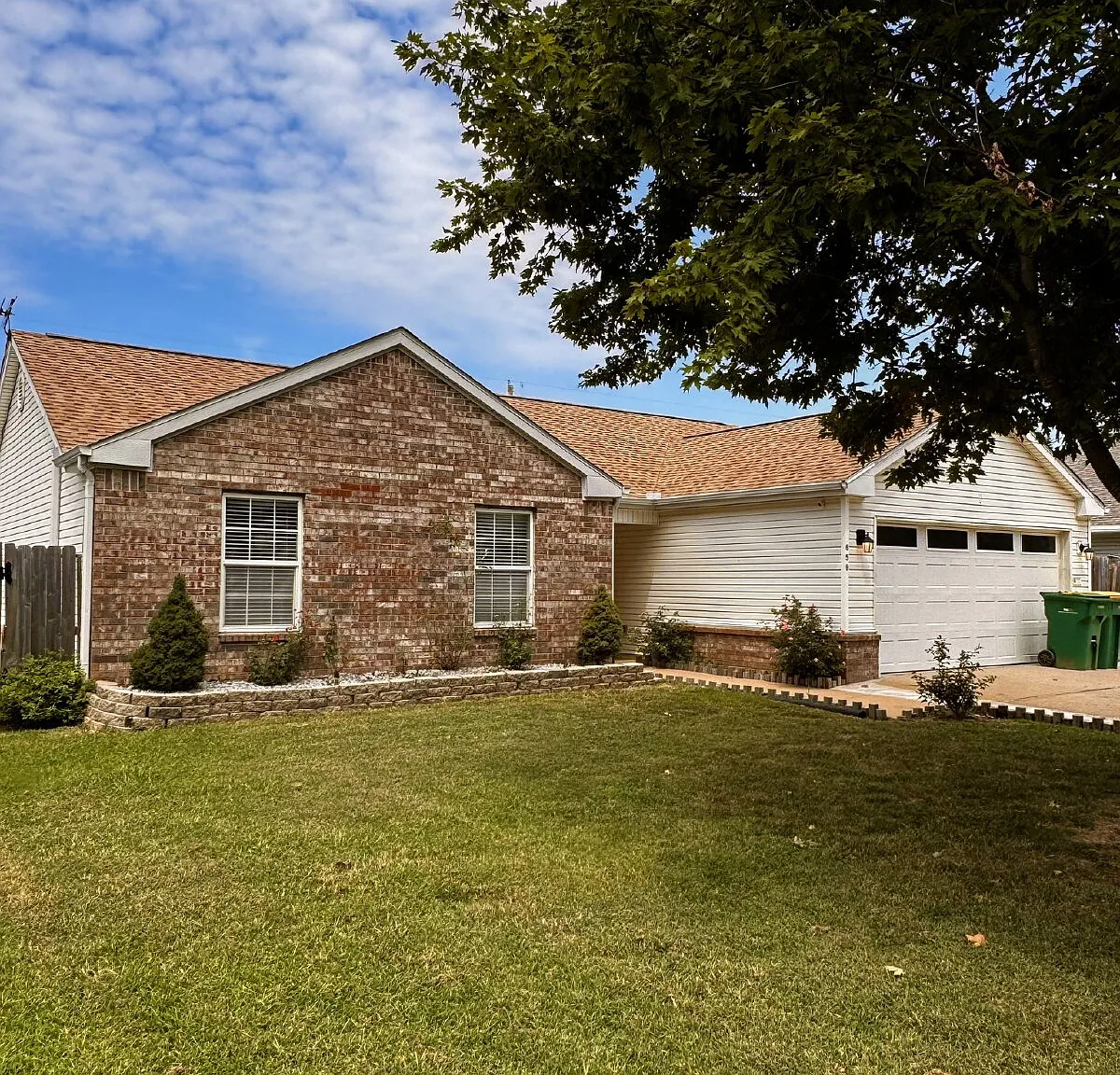 3 bed, 2.0 bath, 1357 sqft, $1,900 — Photo 1