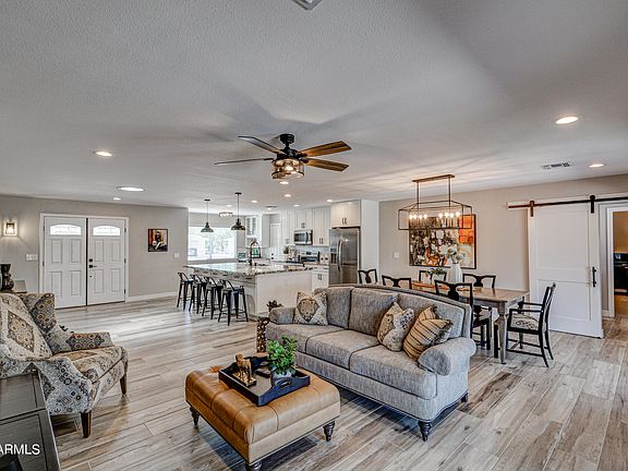 2nd image of 10738 W Roundelay Cir