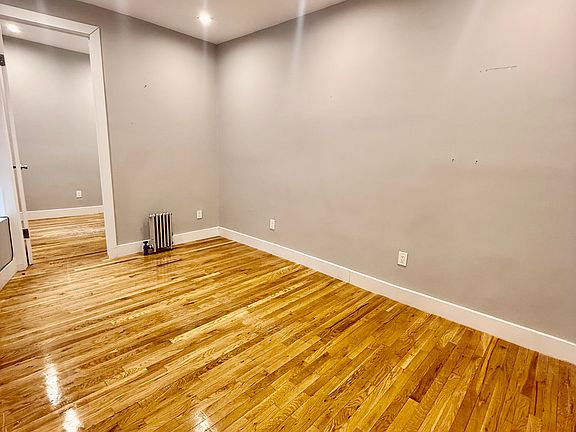 4th image of 124 E 102nd St APT 10