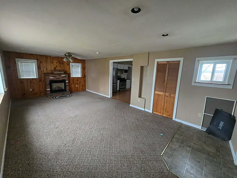 1084 Yale Farm Rd — Photo 6