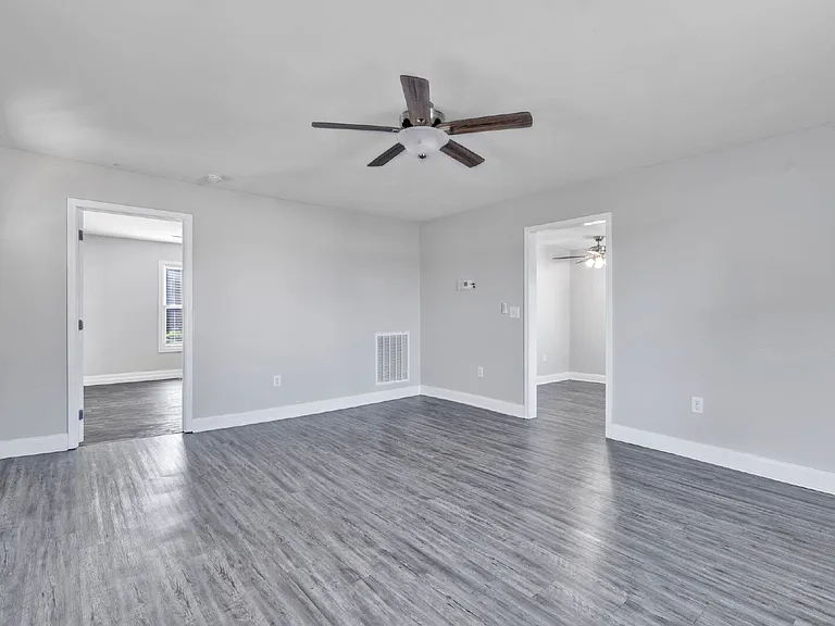 104 Lake Ave — Photo 9