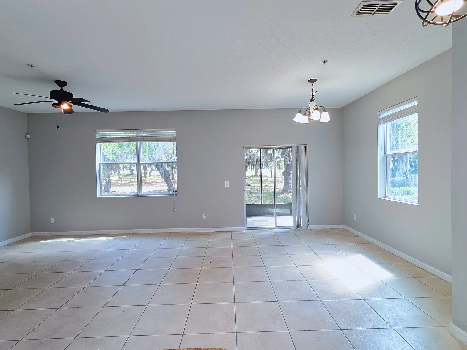 3 bed, 2.5 bath, 1588 sqft, $1,950 — Photo 3