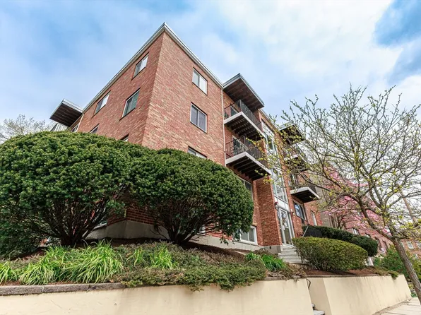 39 Englewood Ave APT 3, Brighton, MA 02135