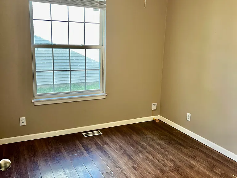 237 Cromwell Ct — Photo 6