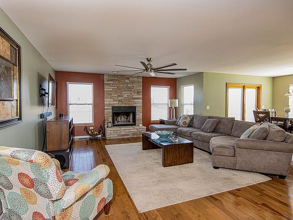 5th image of 15739 W Rolland Dr