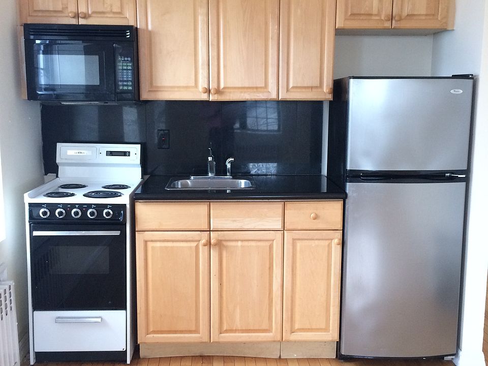 1st image of 890 W Beech St APT 2I
