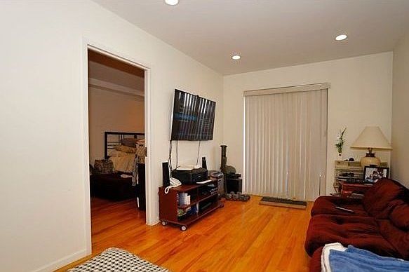 2nd image of 3822 147th St APT 5G