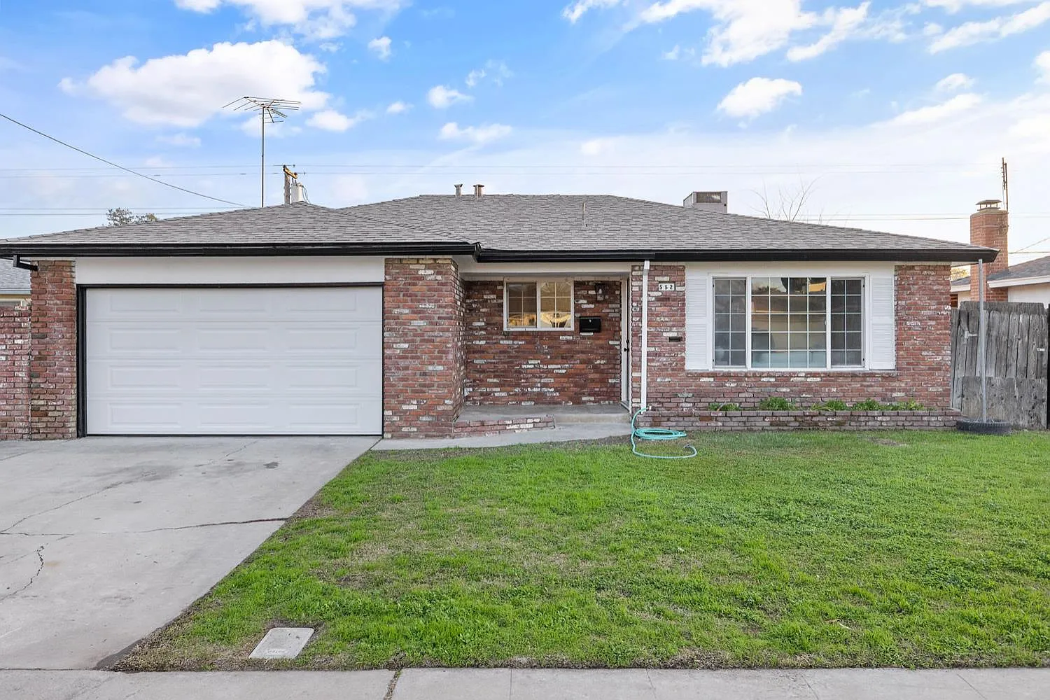 552 W Rialto Ave photo 1