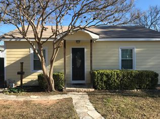 804 W Travis St, Fredericksburg, TX 78624