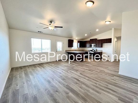 2nd image of 9550 Tamarisk Ave