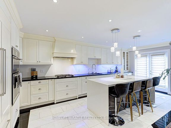 5th image of 5437 Royal Aberdeen Dr