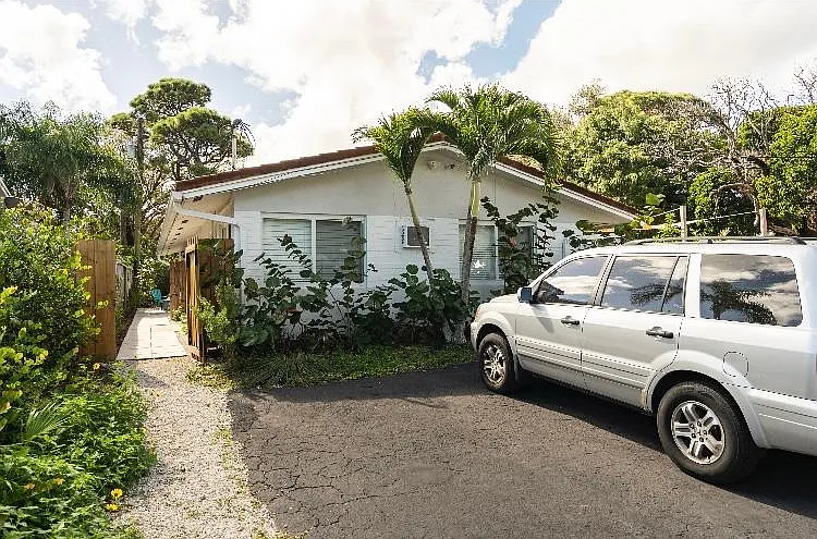 2 bed, 950 sqft, $2,600 — Photo 1