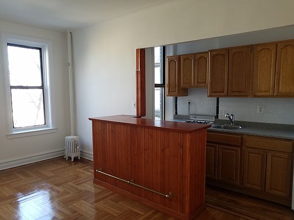 Living Room/Kitchen