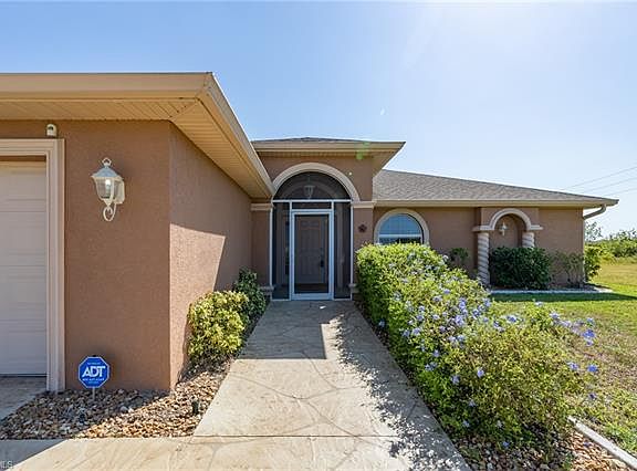 3rd image of 813 NW 3rd Pl