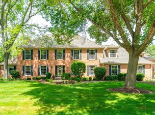 126 Schooner Ln, Lake Barrington, IL 60010
