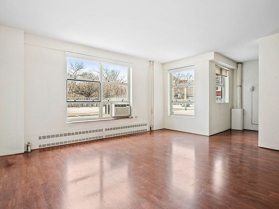 1st image of 70 La Salle St #2E