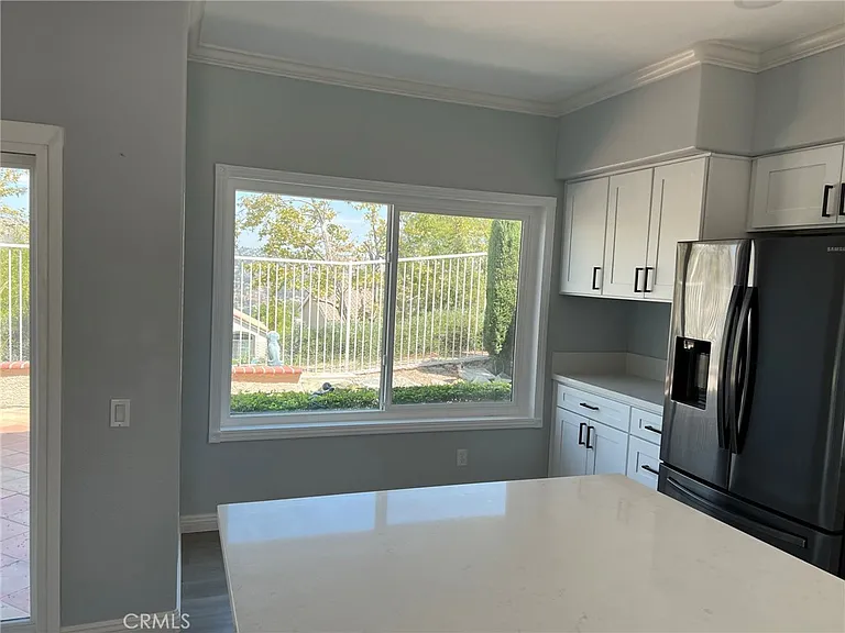 543 S Eveningsong Ln — Photo 6