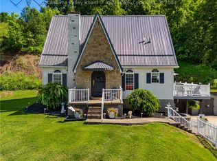 302 Hampton Ln, Ripley, WV 25271