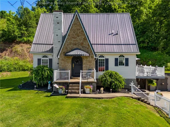 302 Hampton Ln, Ripley, WV 25271