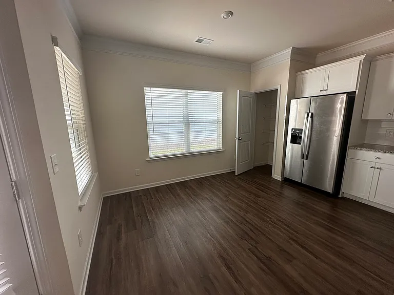 112 Bryon Ln — Photo 1